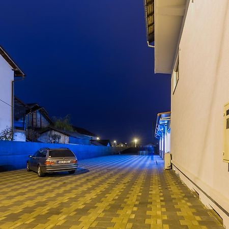 Pensiunea Raxand Mioveni Exterior foto